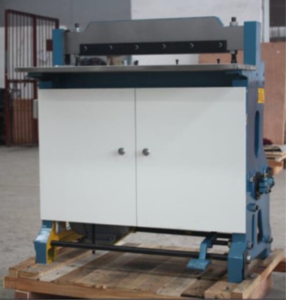Manuální děrovací stroj na kroužkovou vazbu pro šíři 620 mm